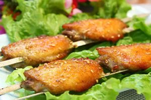 烤鸡翅是嫩一点好吃，还是烤时间久一点好呢